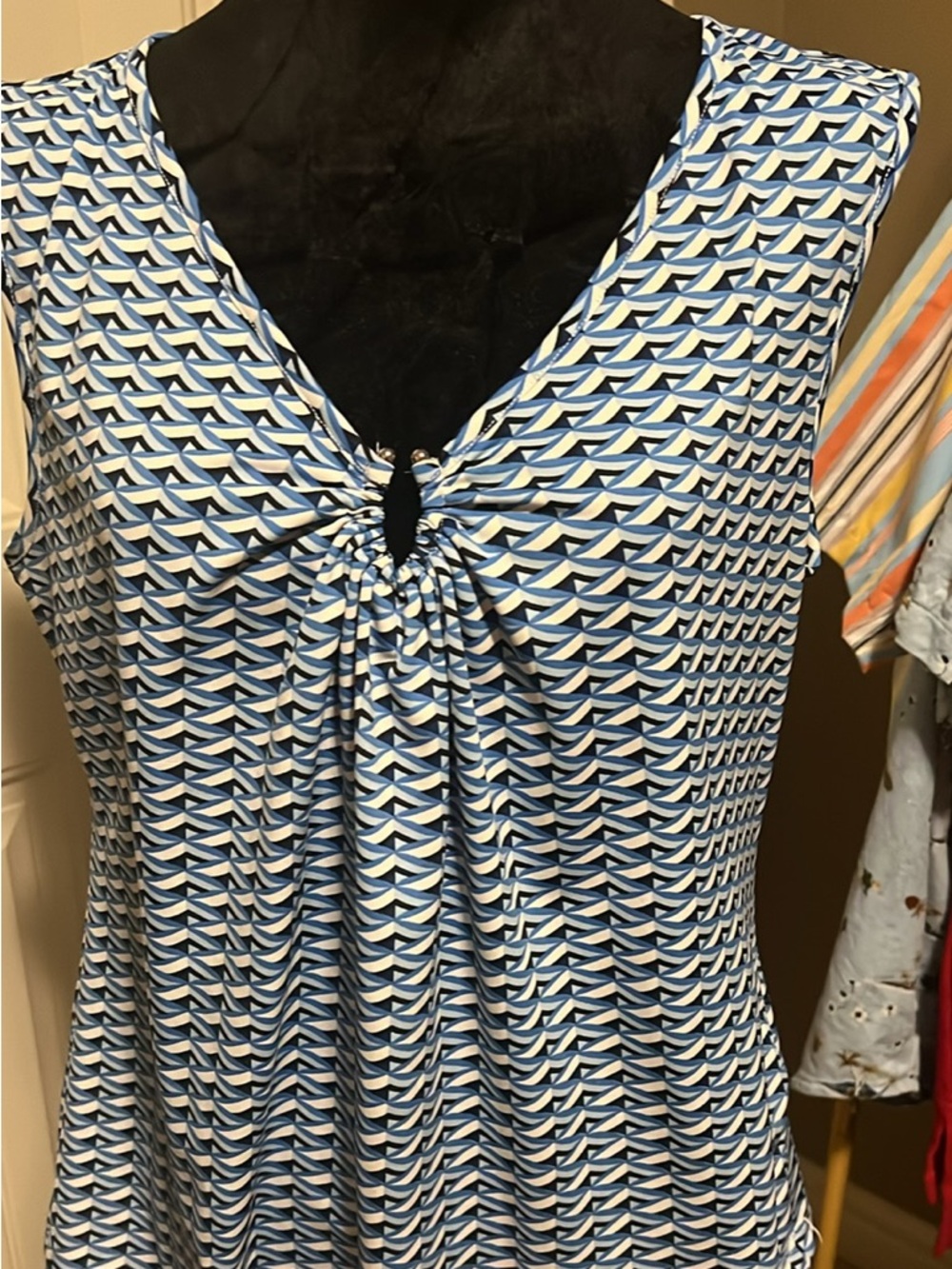 Blue Geometric V-Neck Sleeveless Camisole